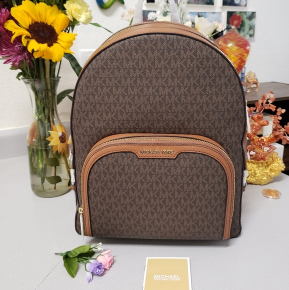 😍NWT Michael Kors JAYCEE Large Backpack - Picture 1 of 7